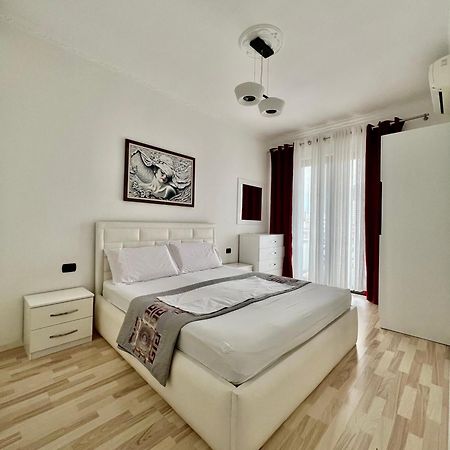 Appartement Spiranca Downtown Comfort à Tirana Extérieur photo