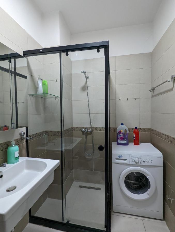Appartement Spiranca Downtown Comfort à Tirana Extérieur photo